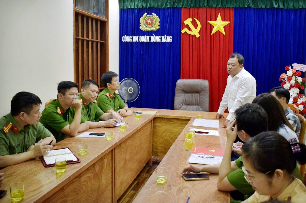 Công an quận Hồng Bàng: Chủ động tuyên truyền việc không dừng, đỗ phương tiện sai quy định